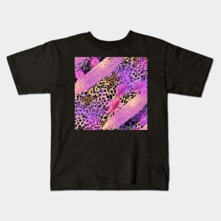 Leopard floral hot pink design Kids T-Shirt